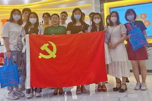 用“热血”传递爱心，华体会(中国)集团开展爱心献血活动